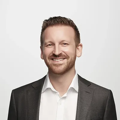 Headshot of Daryl Peter